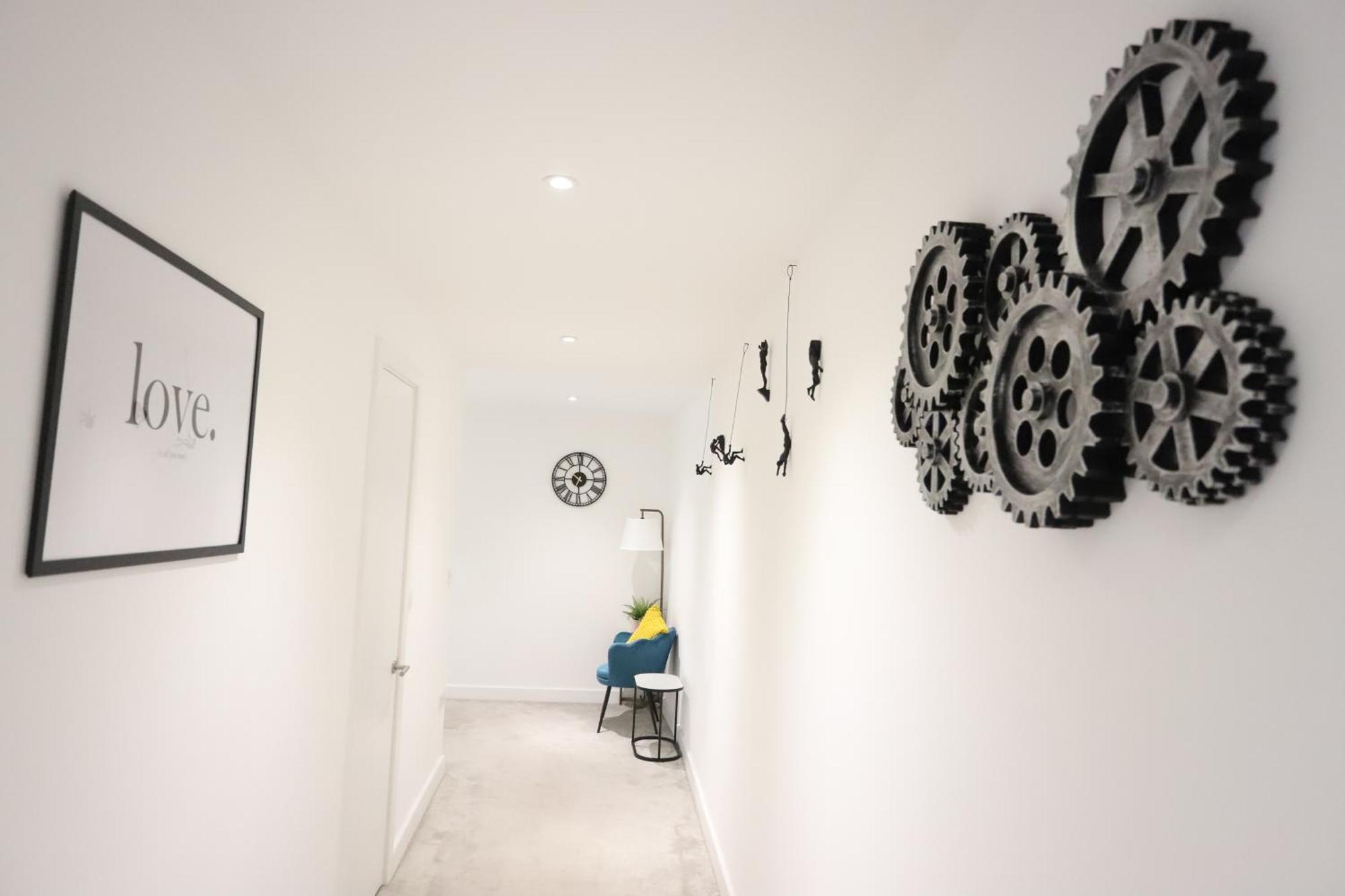 Spacious 3-Story Retreat With Rooftop Terrace And Modern Amenities London Exterior photo